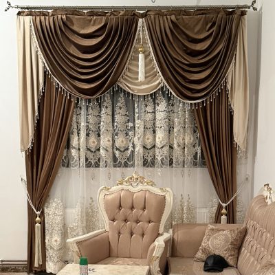 SET DRAPERIE  CATIFEA MARO CU BEJ  PERDEA  3D TULL CREM BRODATĂ.                                 Cod. Produs: 28690