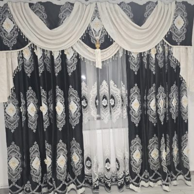 SET DRAPERIE CATIFEA NEGRU CU CREM, PERDEA 3D TULL BRODATĂ.                                  Denumire:PERUN