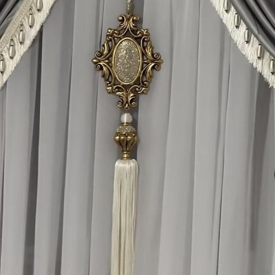 MEDALION DRAPERIE MIȘLOC
