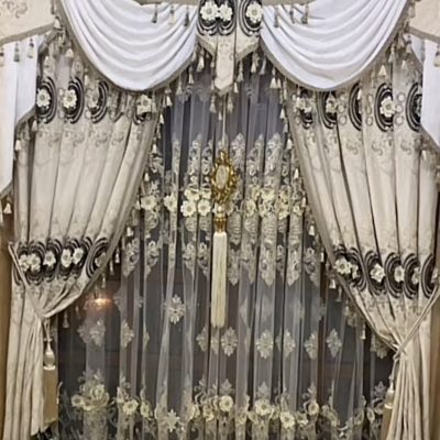 SET DRAPERIE CATIFEA 3D CREM CU MARO, PERDEA  TULL 3D BRODATĂ.                                               CREM CU MARO .         Denumire: DESIGN