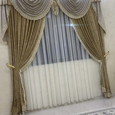 SET DRAPERIE CATIFEA  BEJ  ÎNCHIS CU GRI , PERDEA TRIPLUVOAL ALB.                           Cod  Produs: 54564