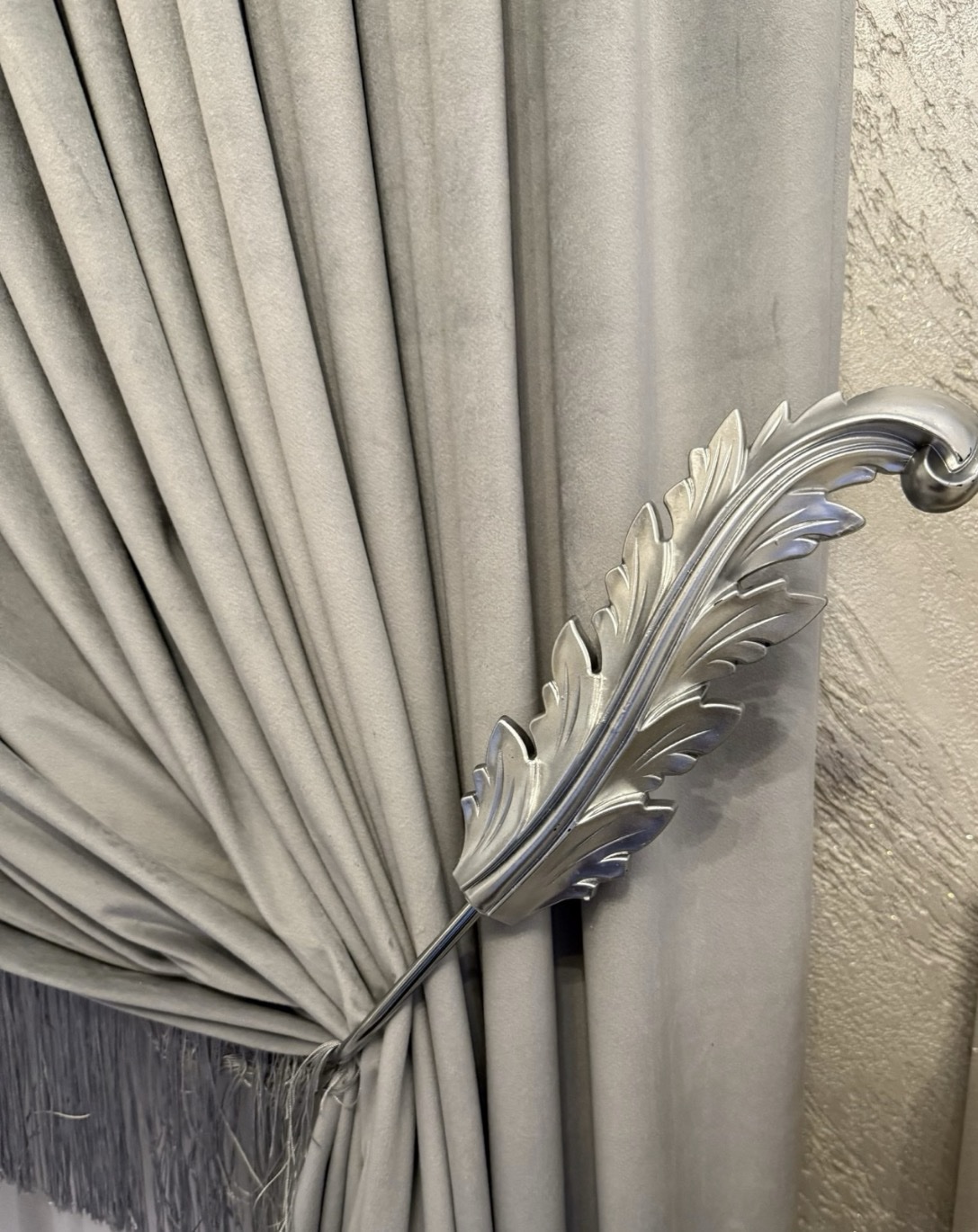 ACCESOR PRINDERE  DRAPERIE, ANTIC                                      Denumire: FRUNZA  ANTIC