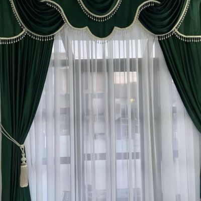 SET DRAPERIE CATIFEA VERDE SMARALD, PERDEA TRIPLUVOAL ALB.                               Cod  Produs: 2323