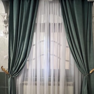 SET DRAPERIE CATIFEA  CULOARE VERDE,PERDEA TRIPLUVOAL ALB.                                Cod  Produs: 49087