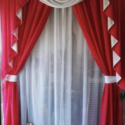 SET DRAPERIE CATIFEA CULOARE ROȘU CU ALB PERDEA TRIPLUVOAL ALB.                 Cod. Produs:392765