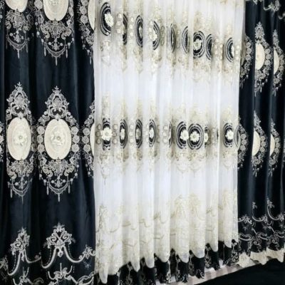 SET DRAPERIE CATIFEA 3D BRODATĂ CULOARE NEGRU CU CREM  PERDEA 3D TULL BRODATĂ CULOARE CREM CU NEGRU.                                                     Cod. Produs: 7676