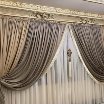 SET DRAPERIE CATIFEA  CULOARE MARO ÎNCHIS CU  MARO DESCHIS.,PERDEA TRIPLUVOAL ALB.                       Cod. Produs: 64392