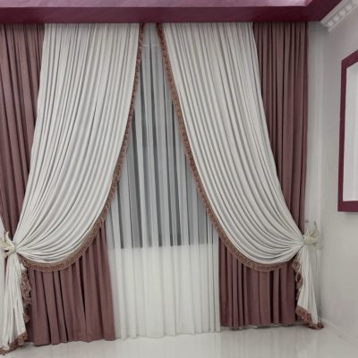 SET DRAPERIE CATIFEA , CULOARE ROZ CU ALB, PERDEA TRIPLUVOAL ALB.                  Cod. Produs.132768