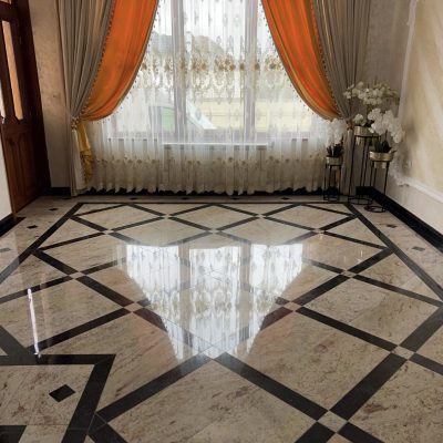 SET DRAPERIE CATIFEA, AURIU CU BEJ, PERDEA 3D TULL BRODATĂ CREM.                               Cod. Produs: 297106