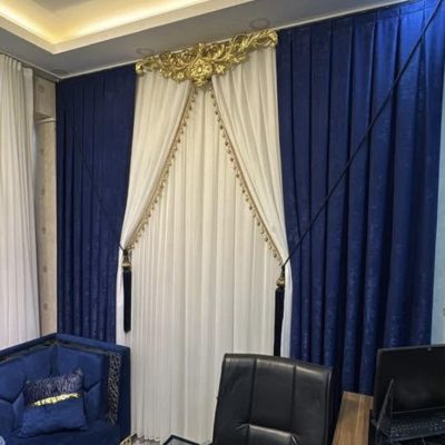 SET  DRAPERIE  SOFT CULOARE  ALBASTRU  CU ALB,  PERDEA  TRIPLUVOAL ALB.                                                              Cod.  Produs: 600598