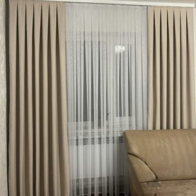 SET DRAPERIE CATIFEA CULOARE CREM , PERDEA TRIPLUVOAL ALB.                           Cod. Produs:32199