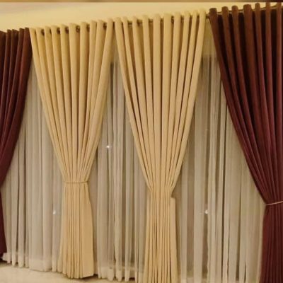 SET  DRAPERIE  CATIFEA  CULOARE  MARO CĂRĂMIZIU CREM UNT ,  PERDEA TRIPLUVOAL ALB.                                     Cod.   Produs:444839