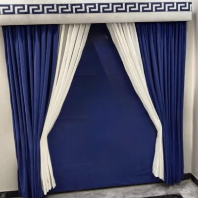 SET  DRAPERIE  CATIFEA  CULOARE  ALBASTRU  ÎNCHIS CU ALB .                                         Cod.   Produs: 221987