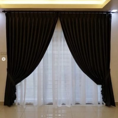 SET  DRAPERIE  CATIFEA  CULOARE  MARO ÎNCHIS  , PERDEA TRIPLUVOAL  ALB .                              Cod.  Produs: 208167