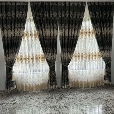 DRAPERIE CATIFEA 3D CULOARE TURCOAZ ALBASTRU , PERDEA 3D TULL BRODATĂ CULOARE CREM.           Cod.  Produs: 545630