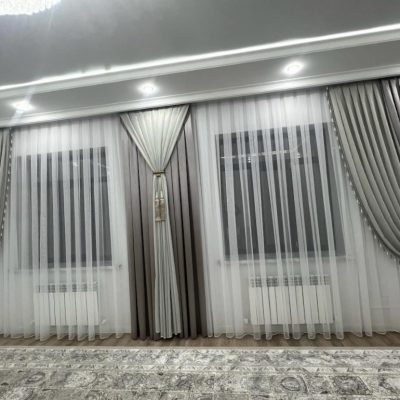 CATIFEA  CULOARE MARO CU  ȘOARECE DESCHIS, PERDEA TRIPLUVOAL ALB.                               COD:  Produs. 223311