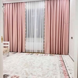 Draperii catifea roz deschis + perdea tripluvoal albă. Cod produs: 200908