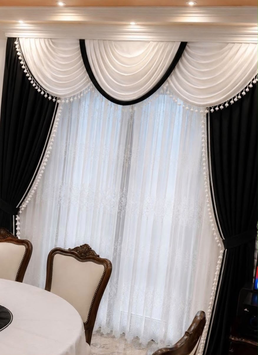 Set drapaj alb cu draperii negre și perdea albă – Model Monochrome 15